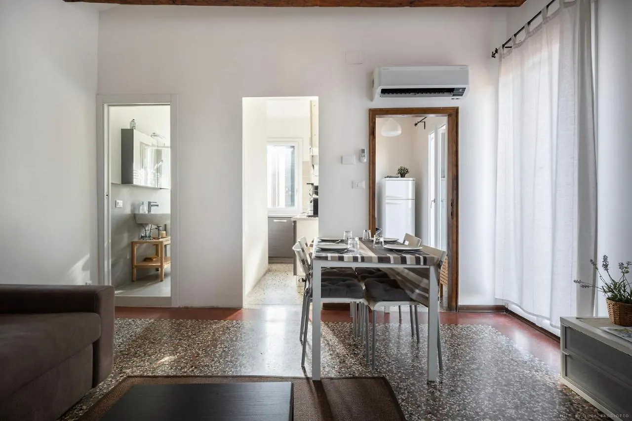Ca' Giorgia Venice Apartment With Balcony 0*,