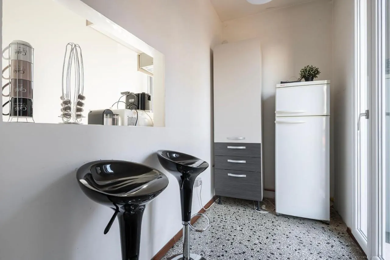 Ca' Giorgia Venice Apartment With Balcony