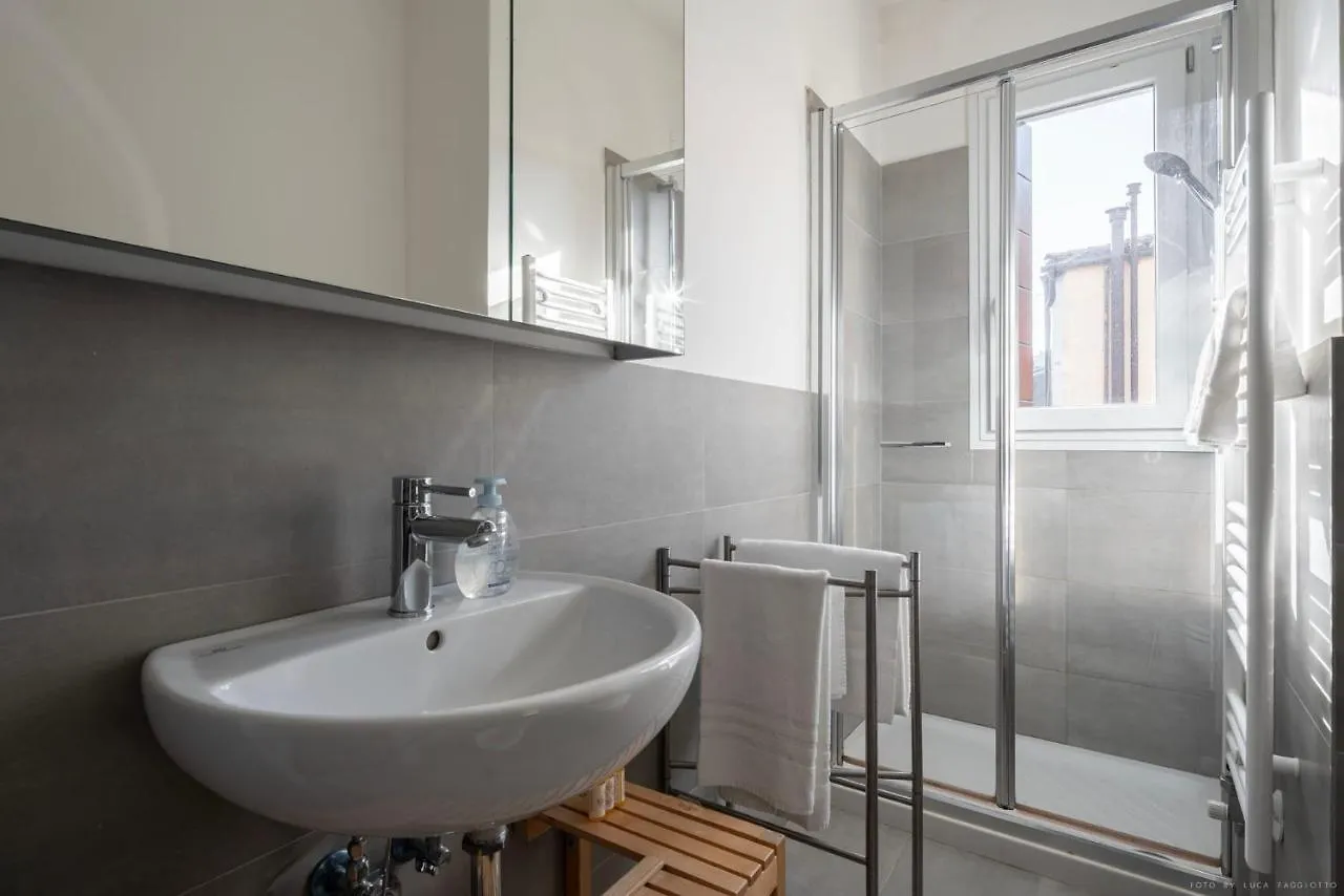 Ca' Giorgia Venice Apartment With Balcony