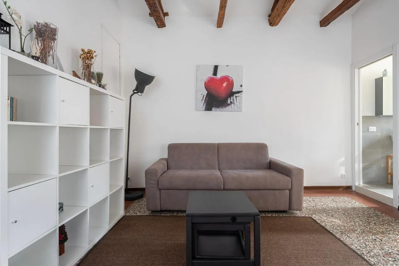 Ca' Giorgia Venice Apartment With Balcony