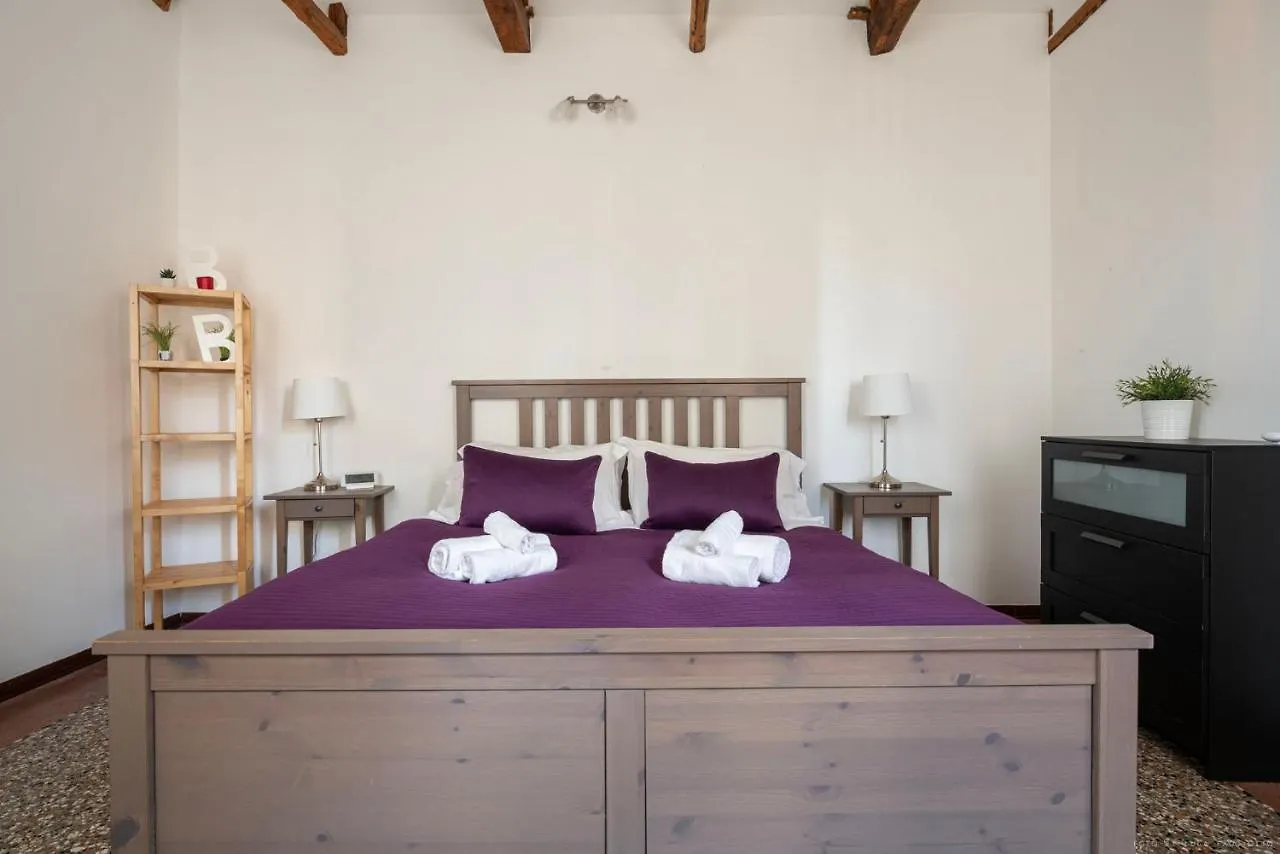 Ca' Giorgia Venice Apartment With Balcony