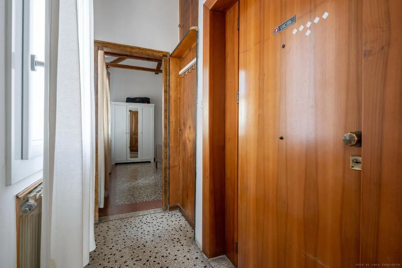 Ca' Giorgia Venice Apartment With Balcony