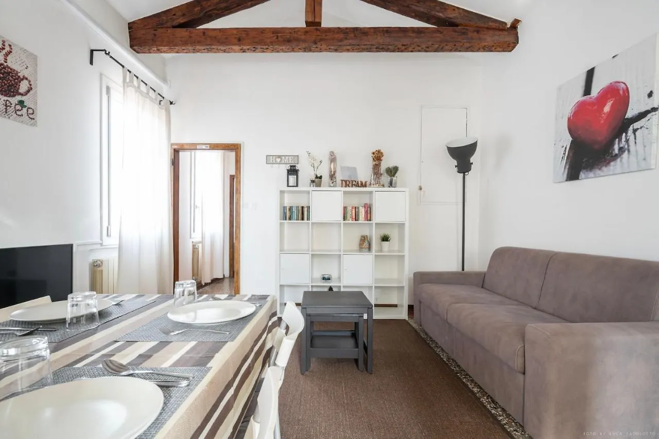 Ca' Giorgia Venice Apartment With Balcony Italy