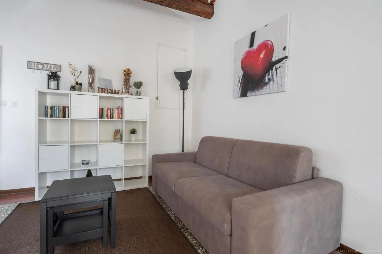 Ca' Giorgia Venice Apartment With Balcony